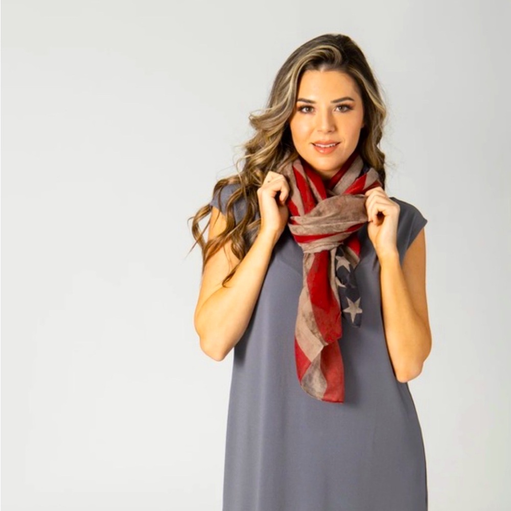 🌸Womens BaySky Woven American Flag Scarf🌸